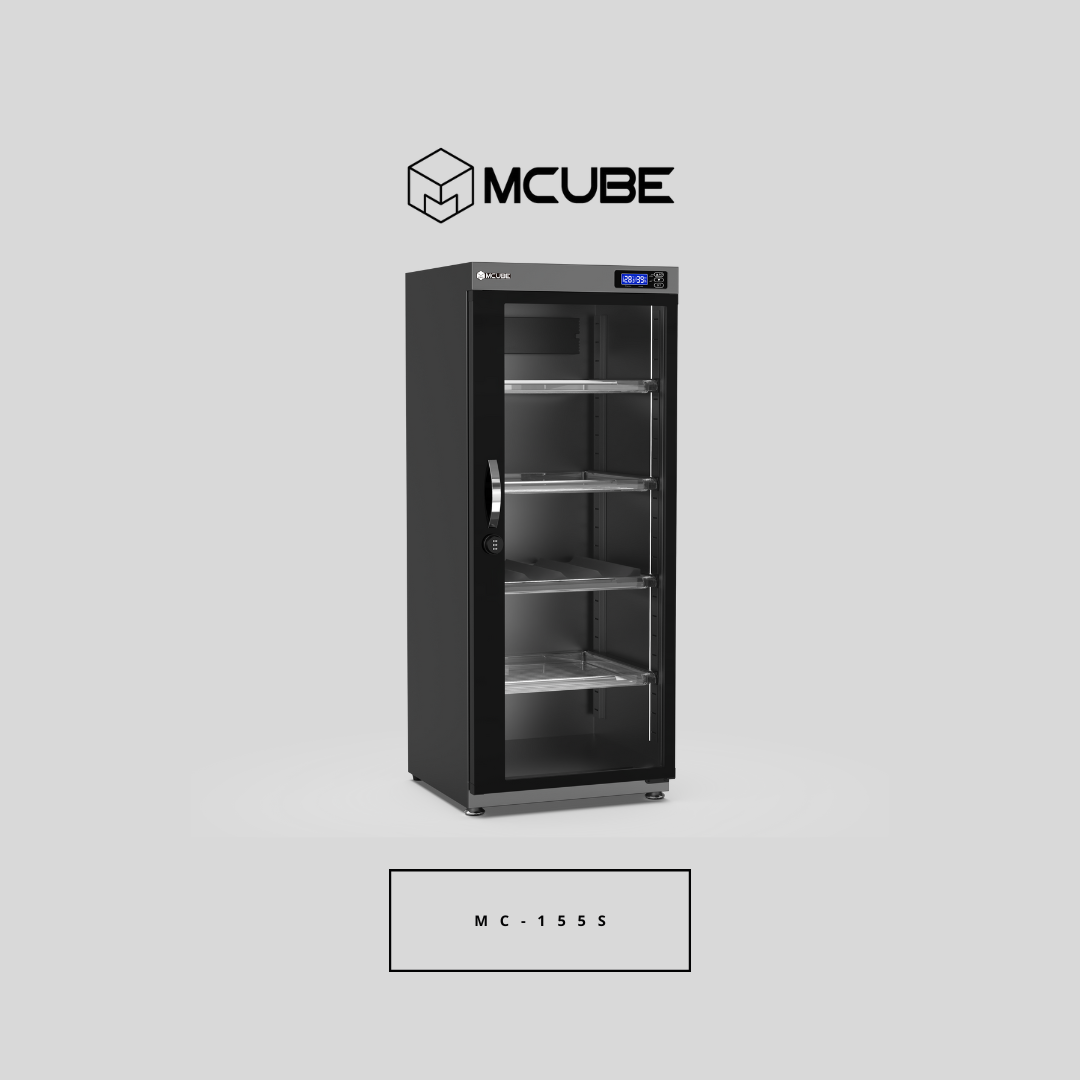 MCUBE 155L dry cabinet adjustable shelves detail